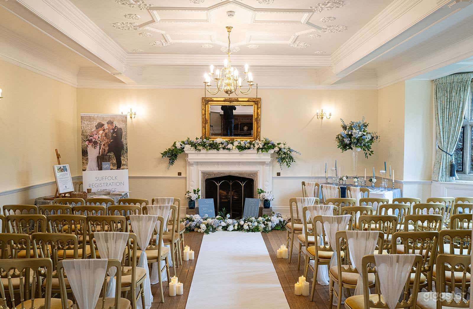 Light and Bright Morning Room  Photo 3