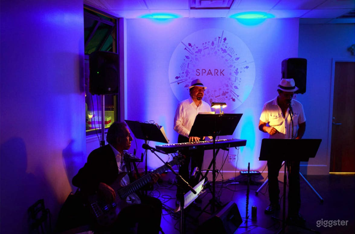 Farallon Room Photo 4