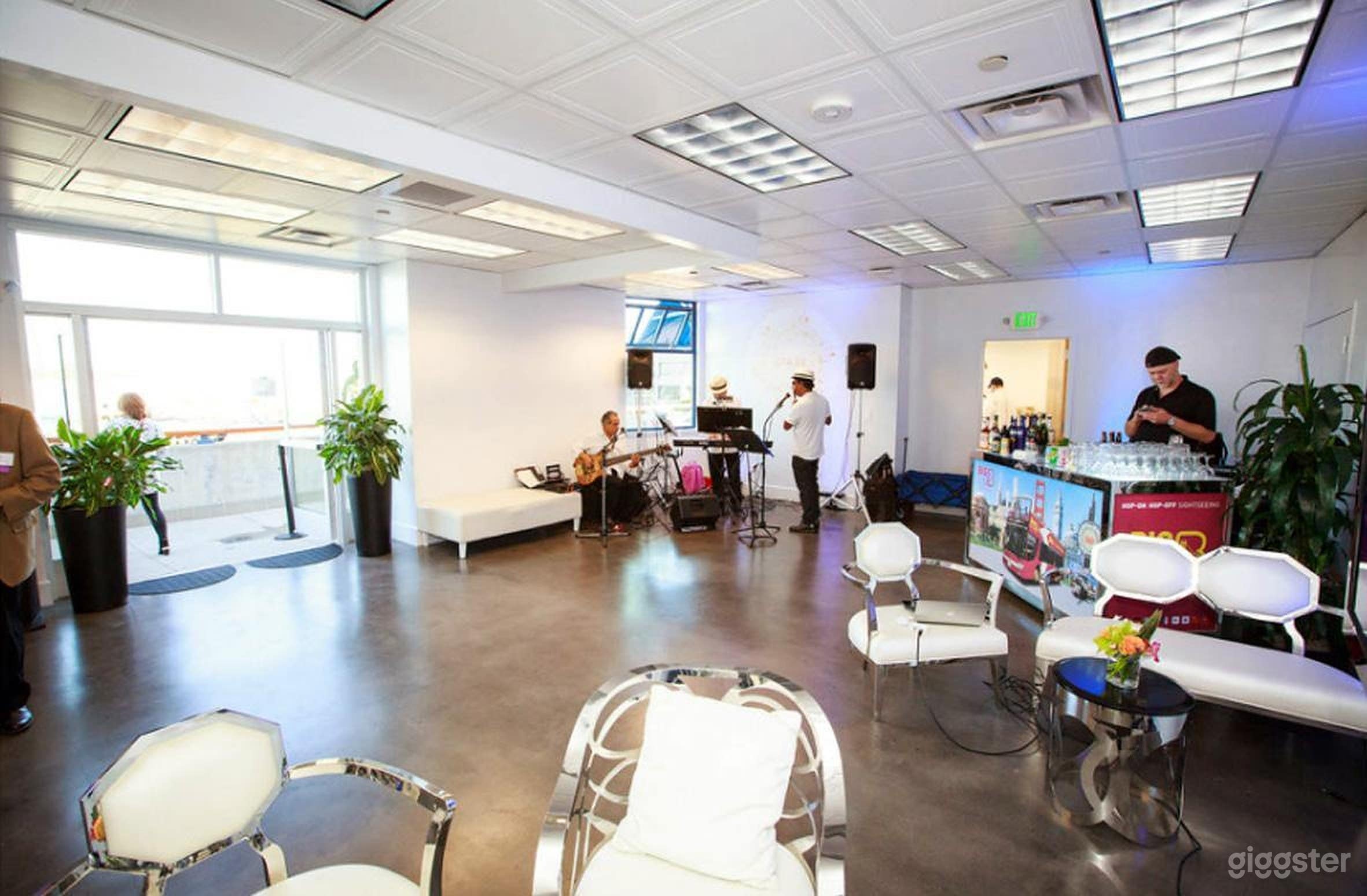 Farallon Room Photo 3