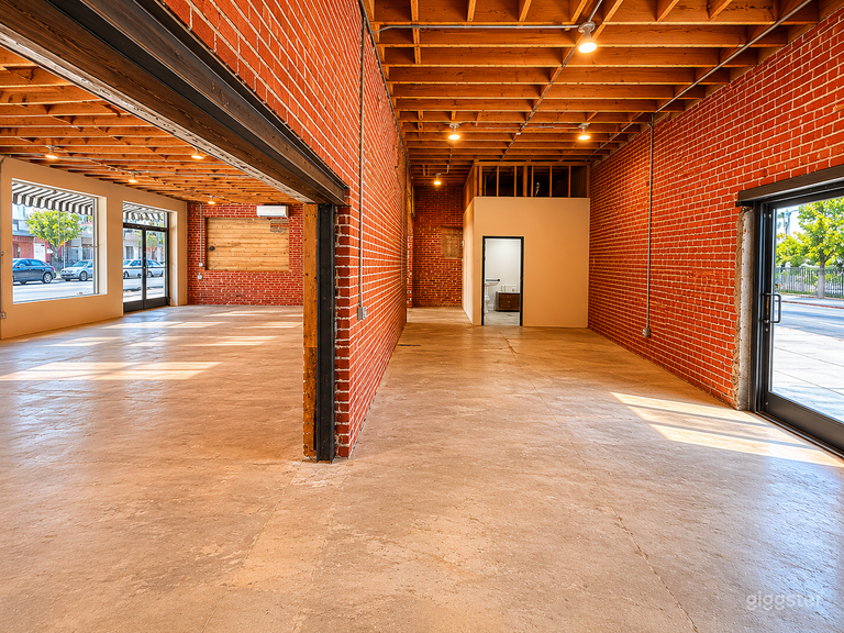  Façade historique en briques + espace en bois Terrain de 7 500 pi² | NELA 