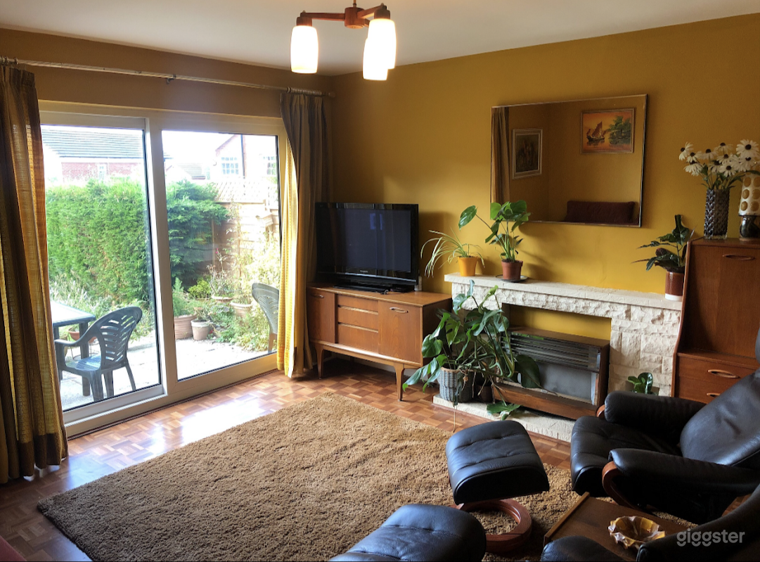 Stunning 1970's detached house with mountain views Photo 4