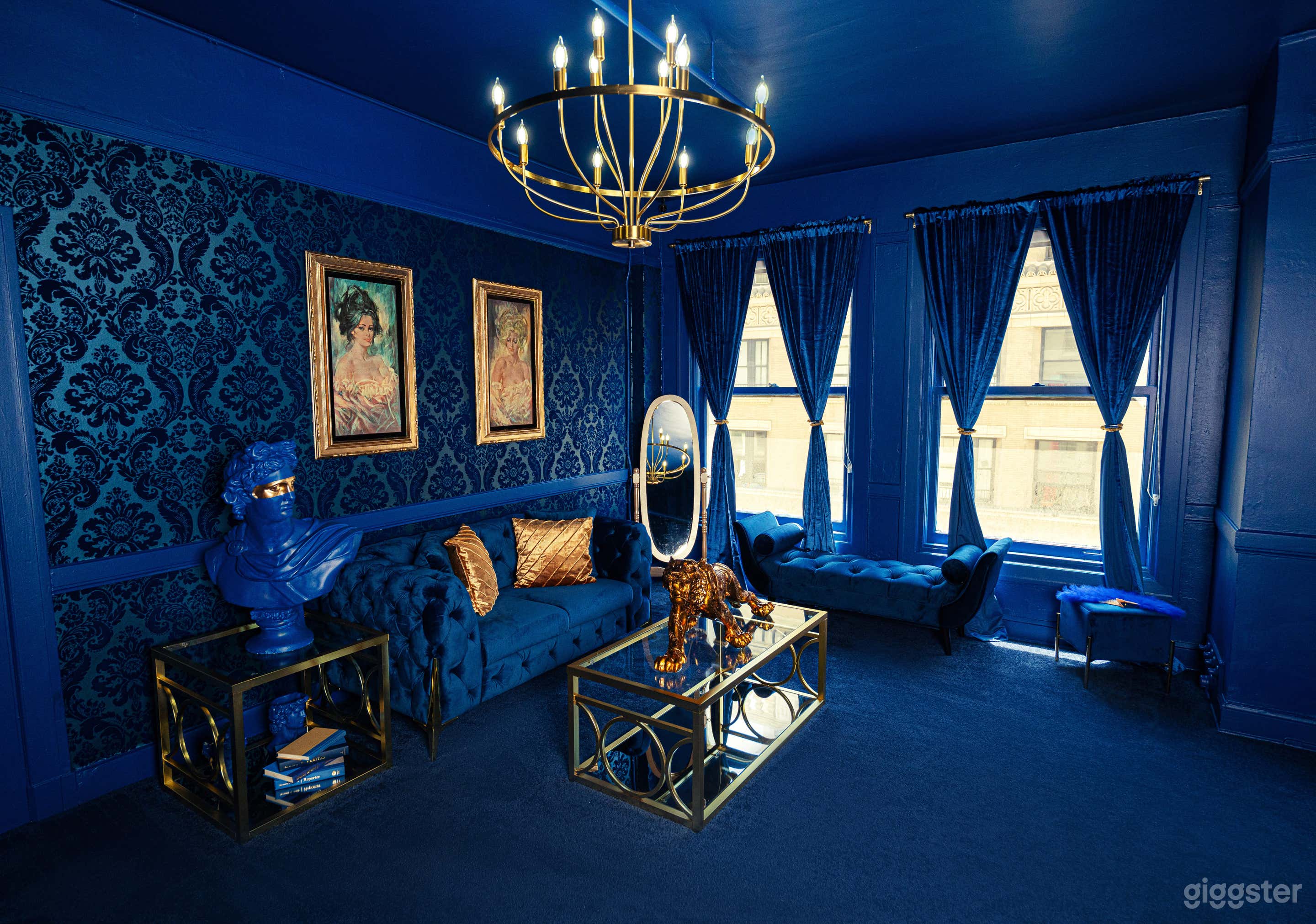 Royal Blue Luxury Room  Photo 2