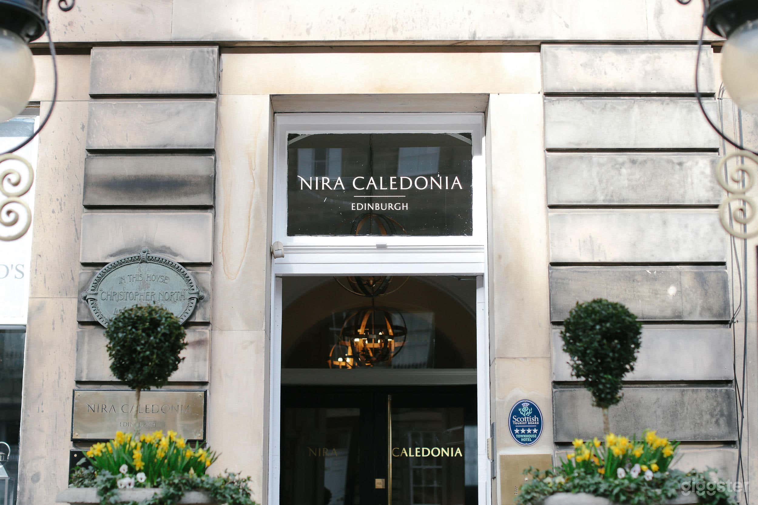 Entrance of the hotel Nira Caledonia