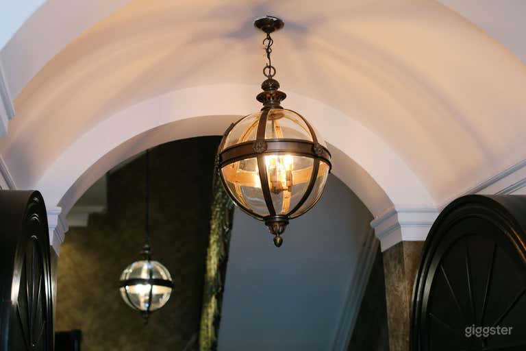  entrance and hall of Nira Caledonia 