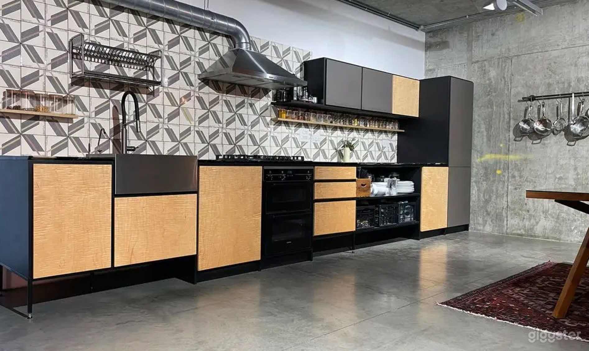 All In One Commercial Space, Studio and Flat Photo 4