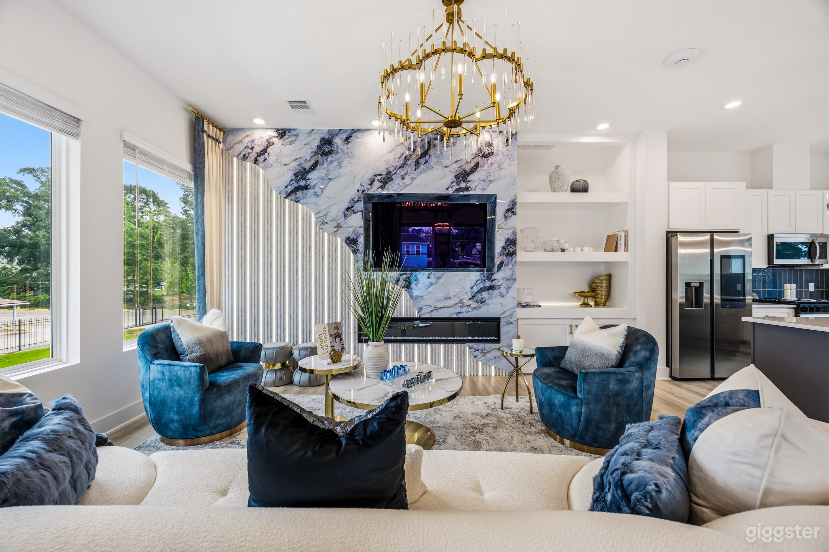 Magazine Worthy Home for Content & Productions Photo 2