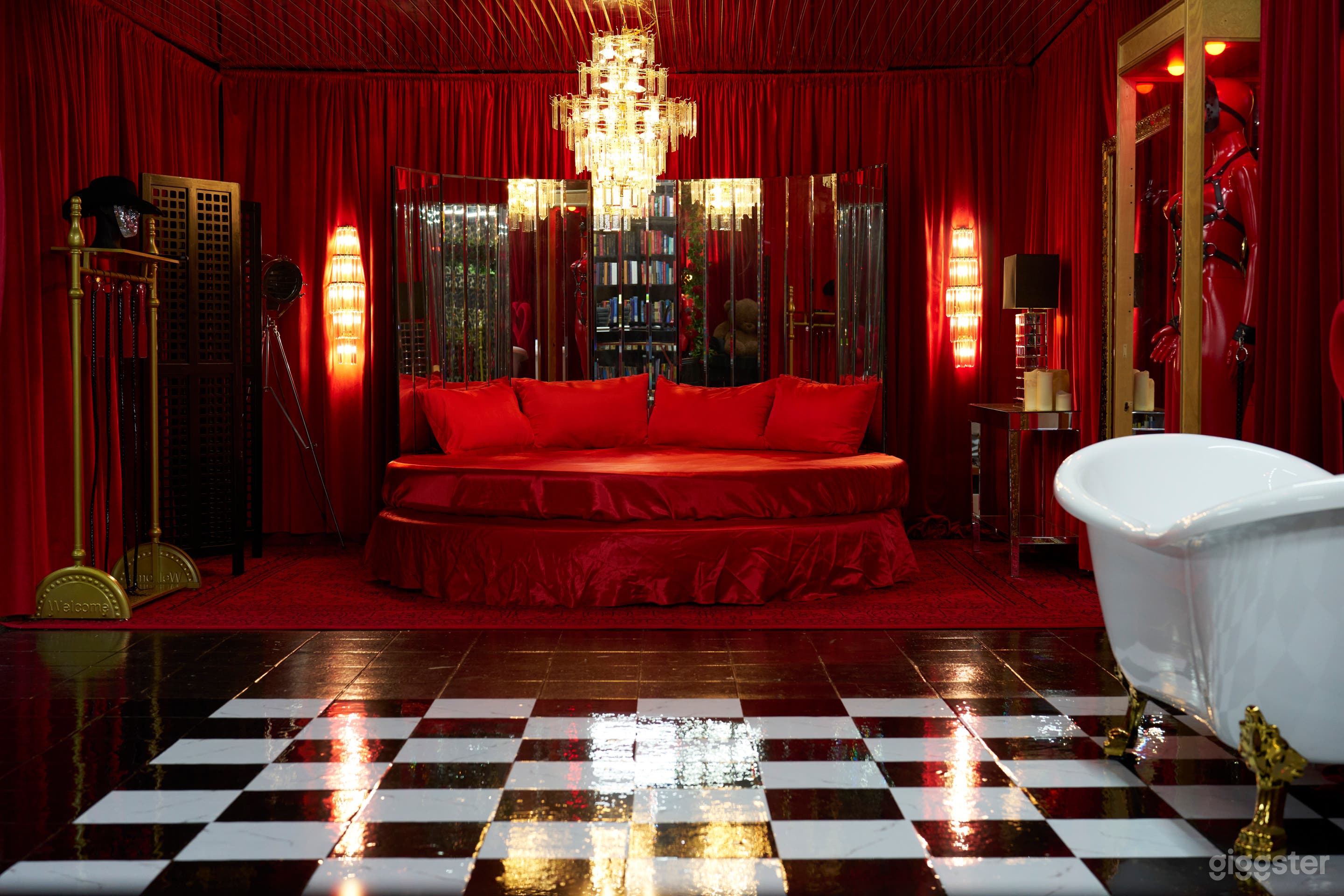 50 Shades Of Red Loft Photo 1