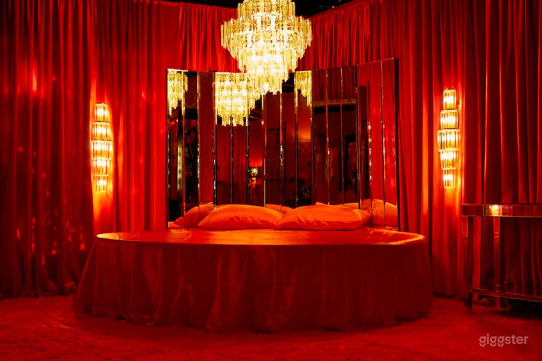  The Red LOFT 50 Shades OF Red 