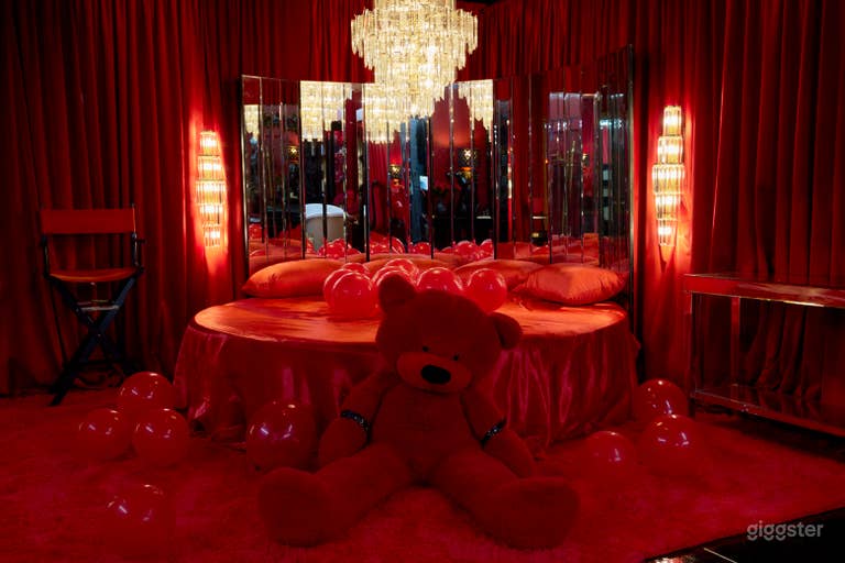  The Red  LOFT 1500sf  