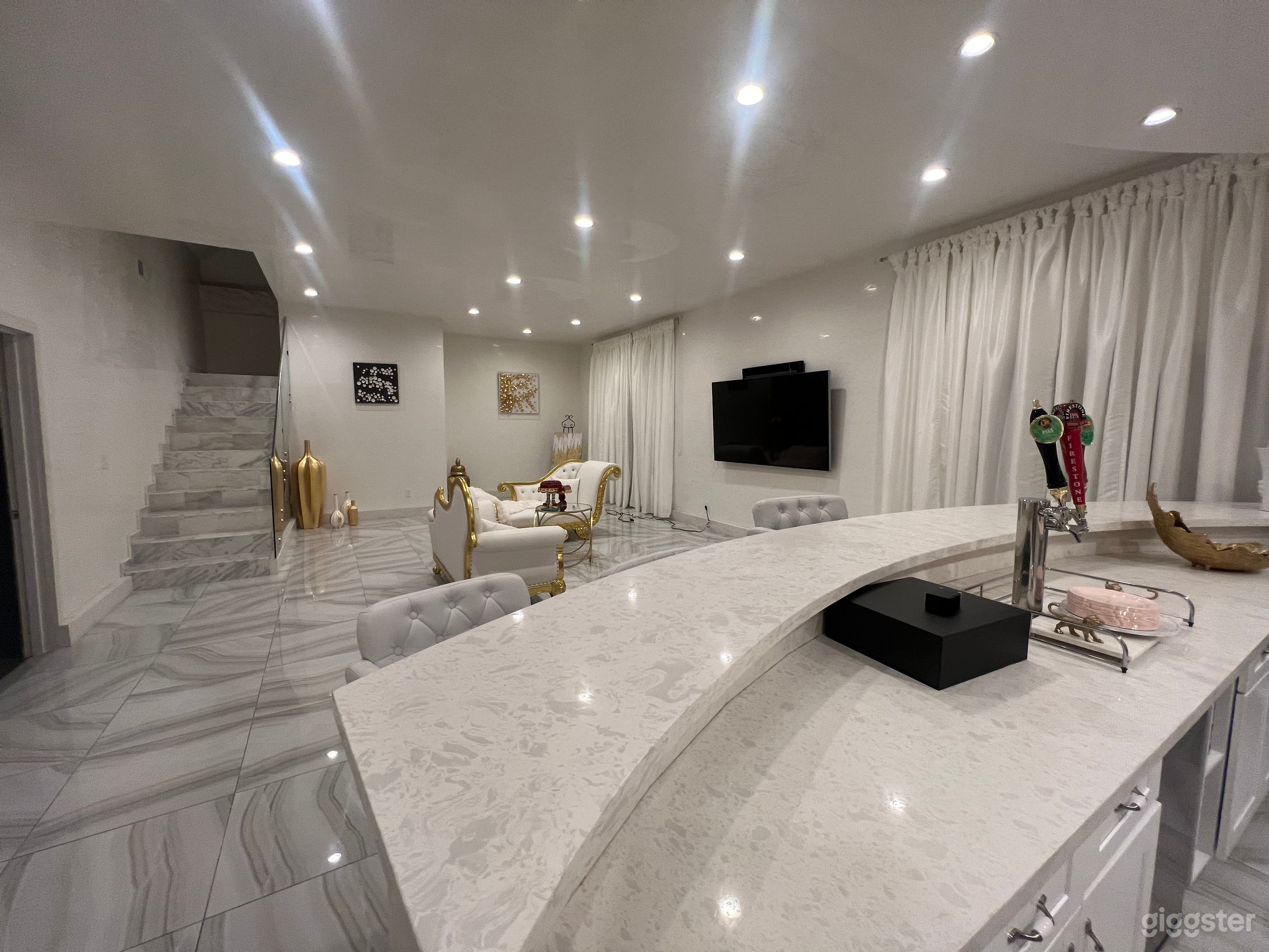 Luxury house for filming Photo 3