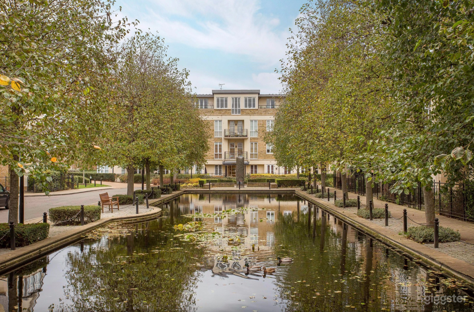 Beautifully appointed townhouse with fantastic outdoors Photo 4