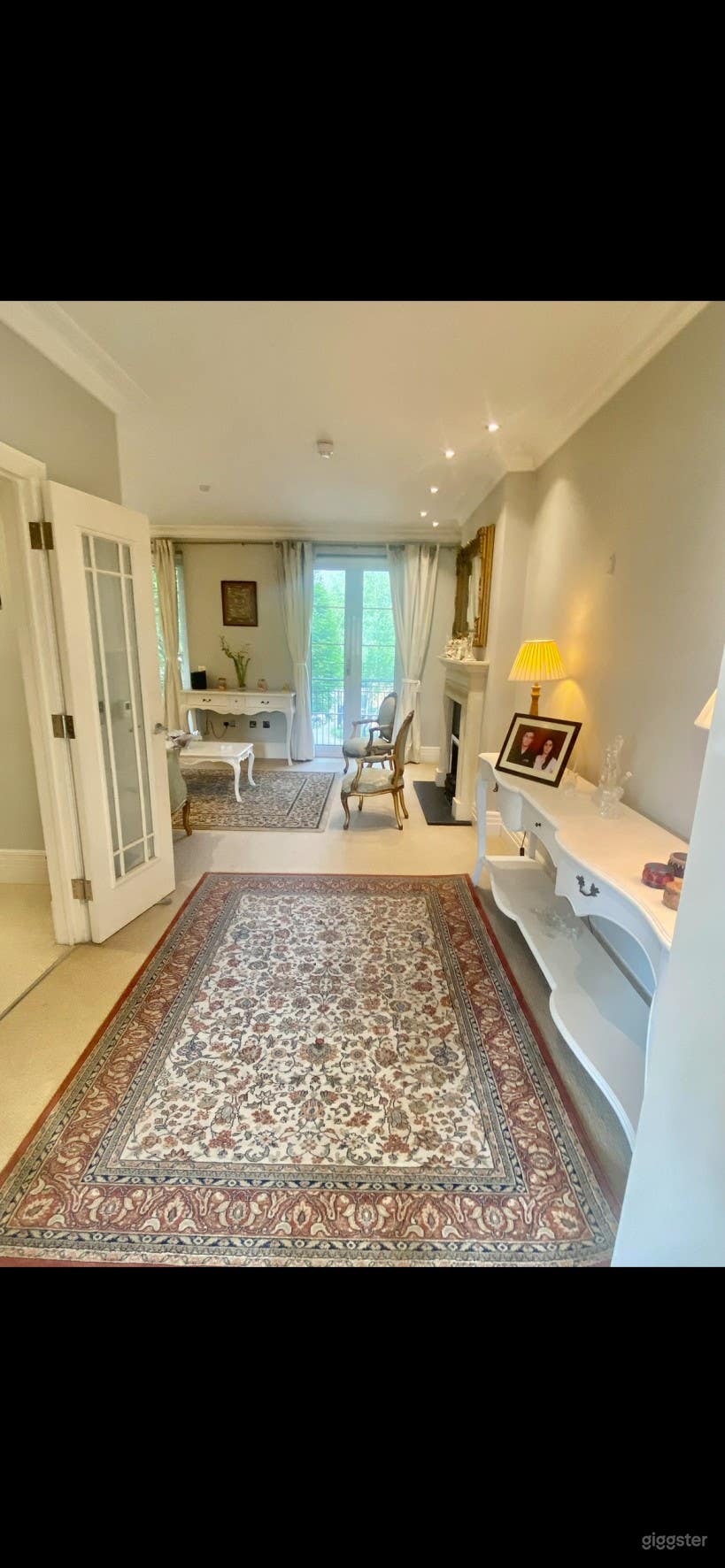Beautifully appointed townhouse with fantastic outdoors Photo 2