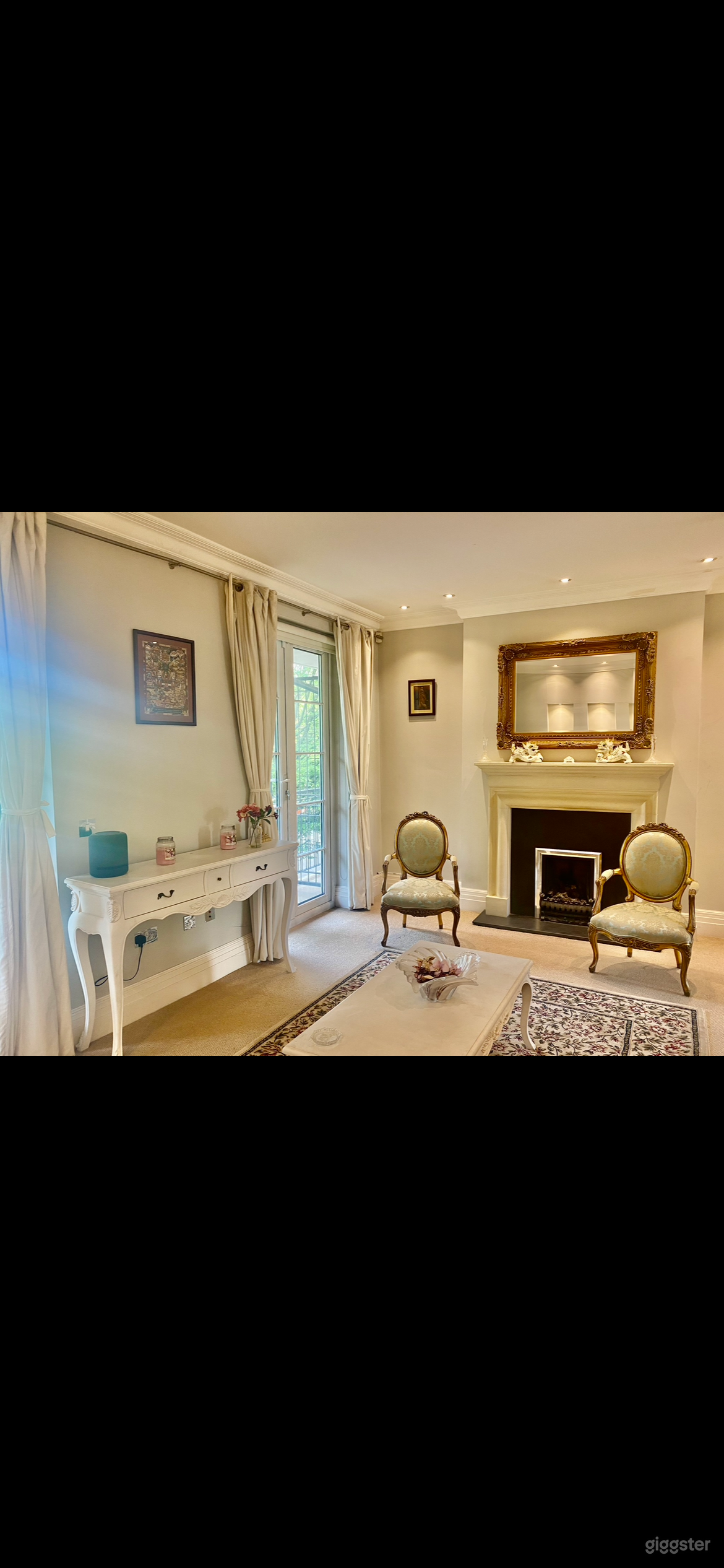 Beautifully appointed townhouse with fantastic outdoors Photo 3