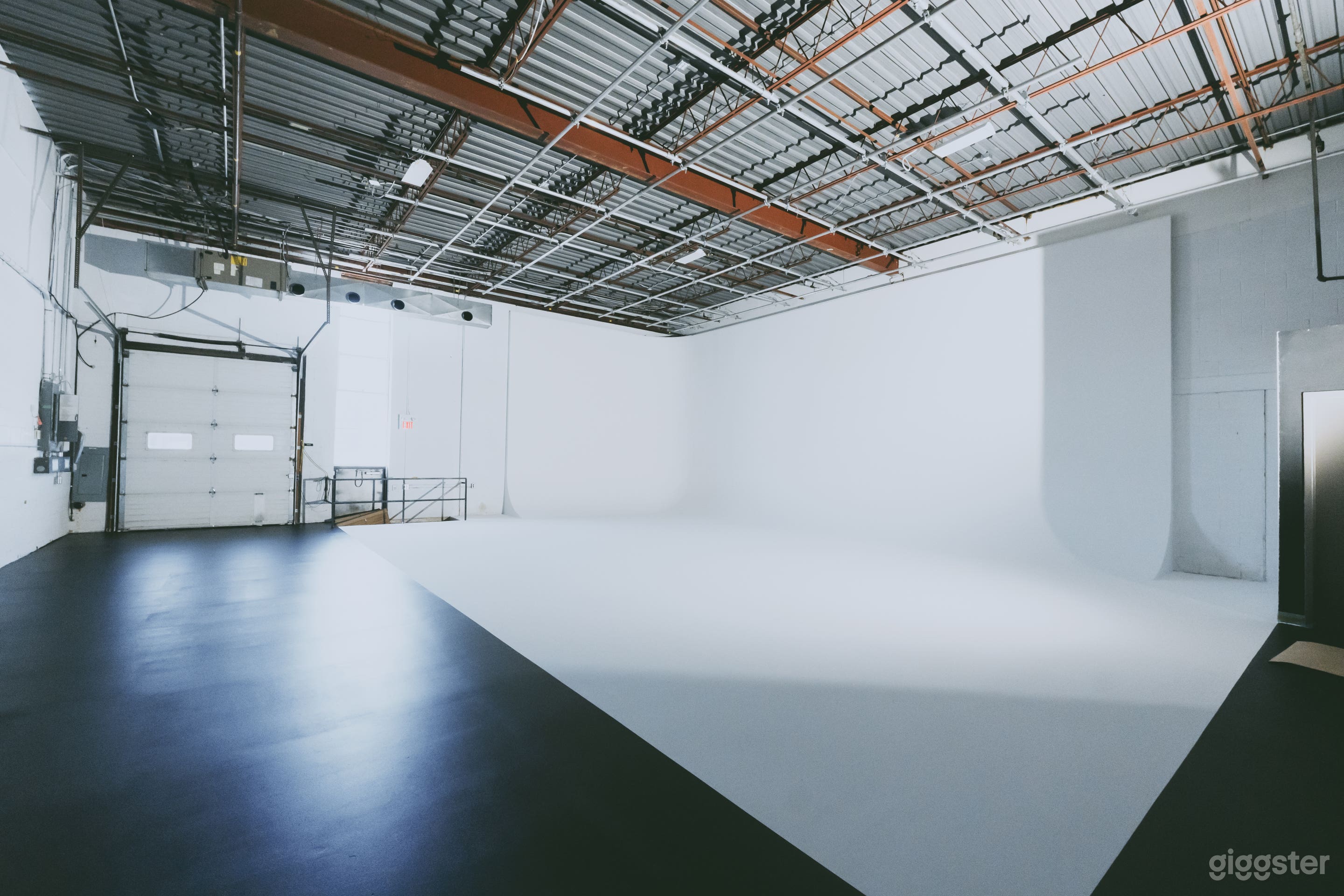 2000sq/ft PHOTO/VIDEO STUDIO - TORONTO Photo 3