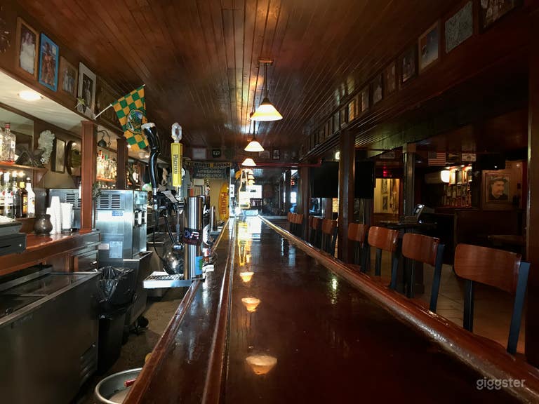  Sports Bar 