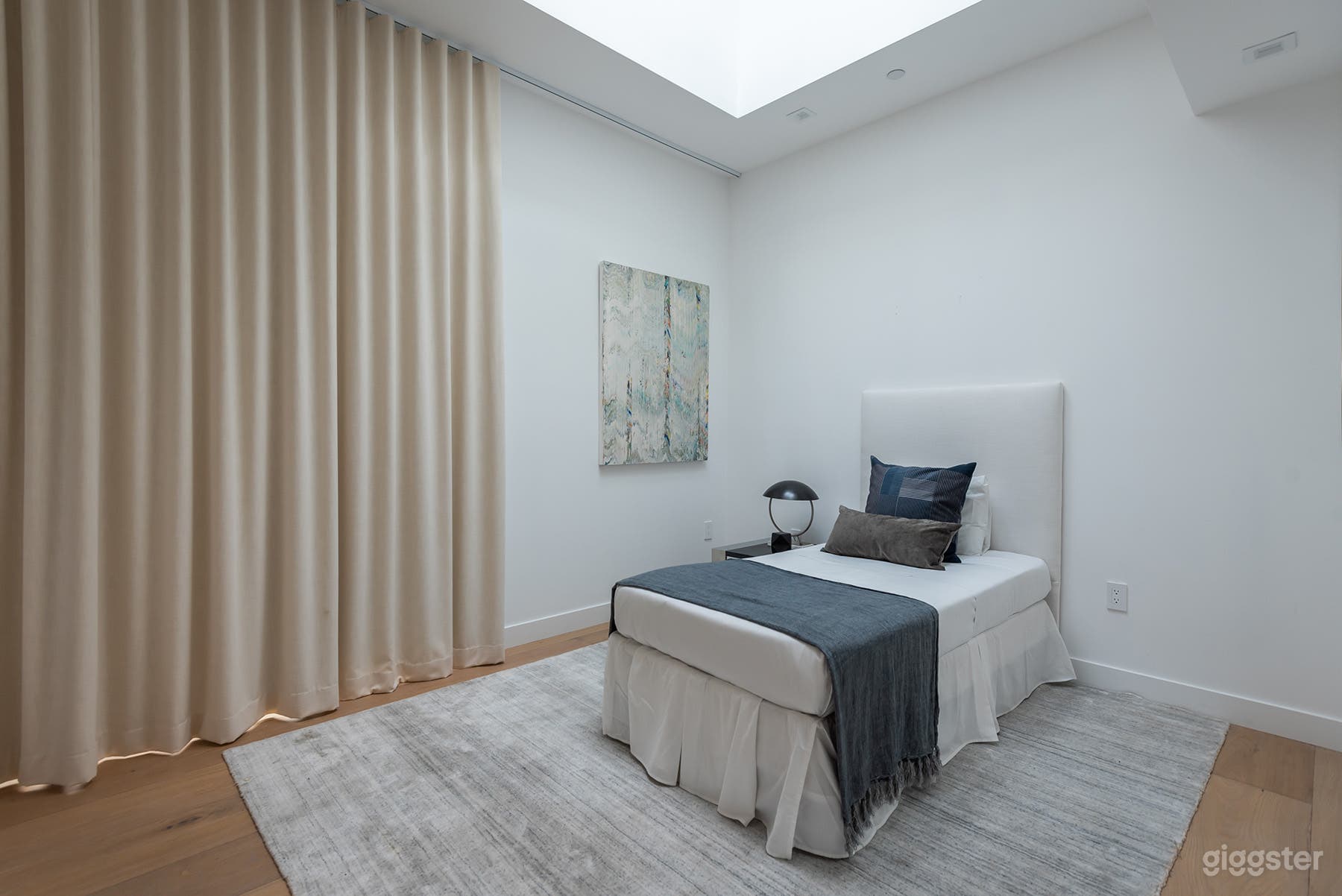 Warm Modern with Open Floor Plan Photo 3