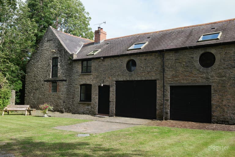  The Coach House 
