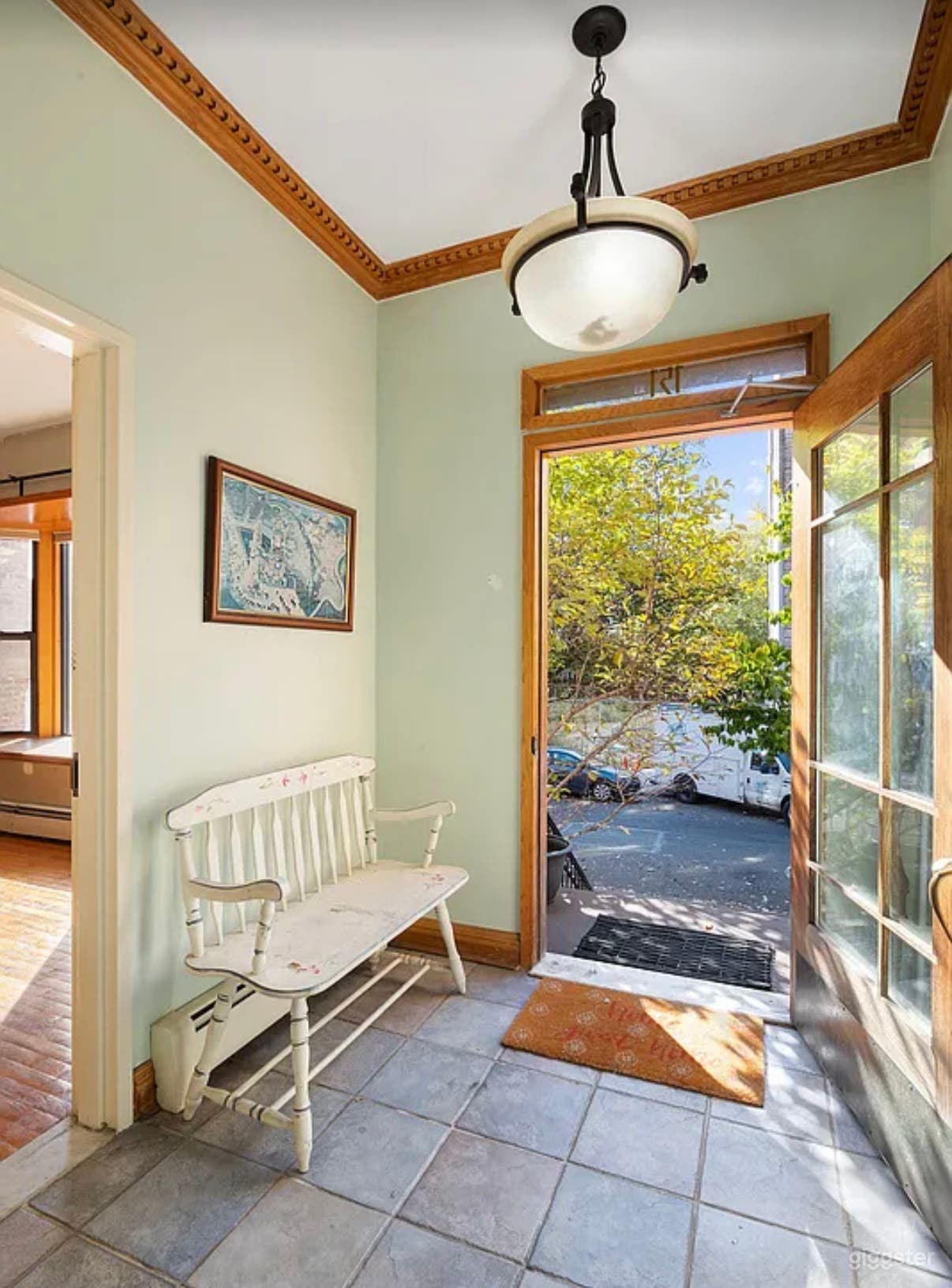 Harlem family row house with garden Photo 1