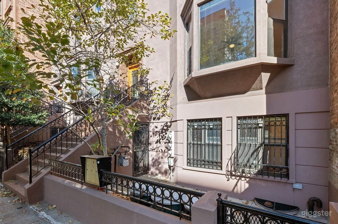 Harlem family row house with garden Photo 3