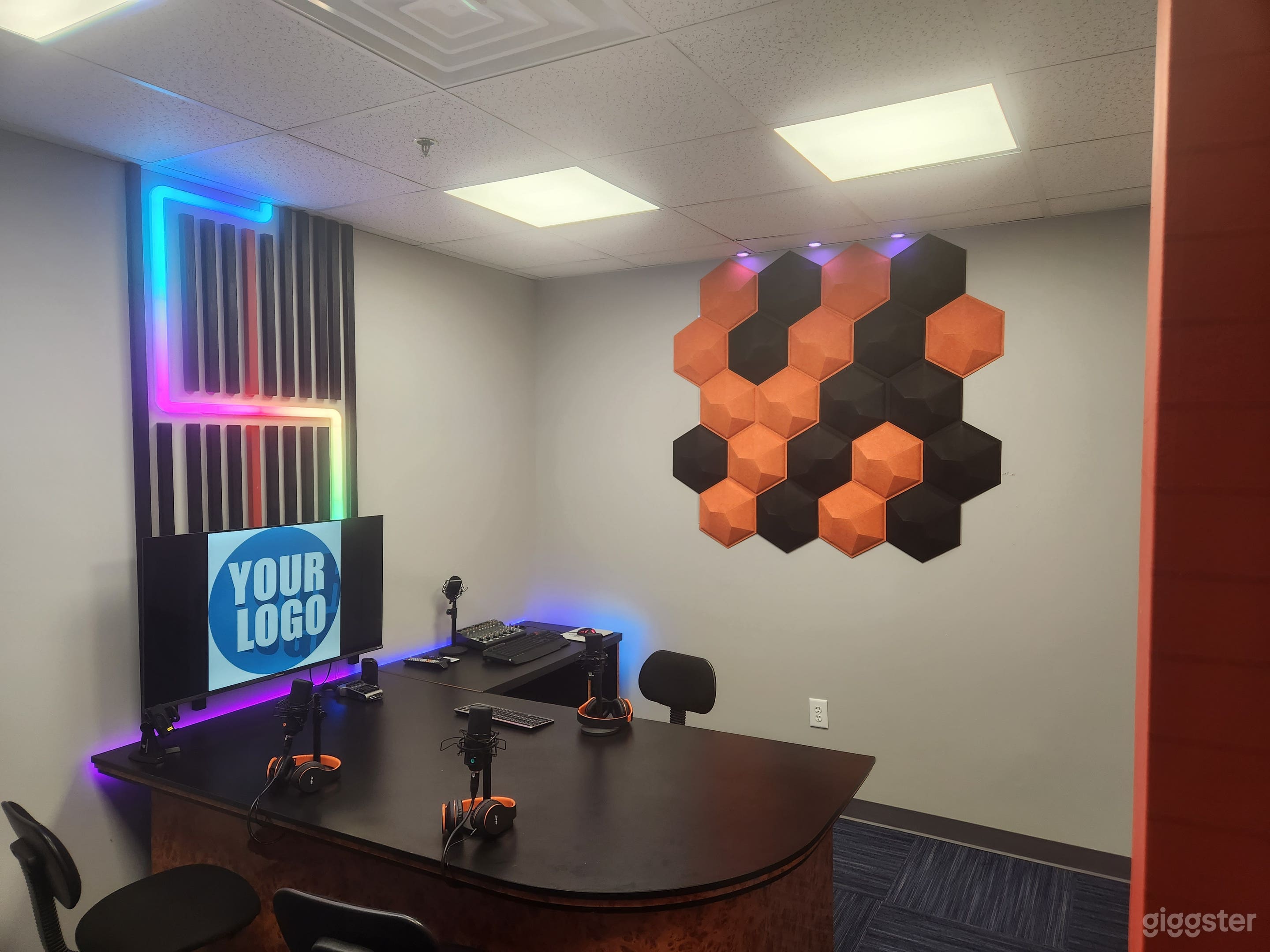 White Label Podcast Studio Photo 2