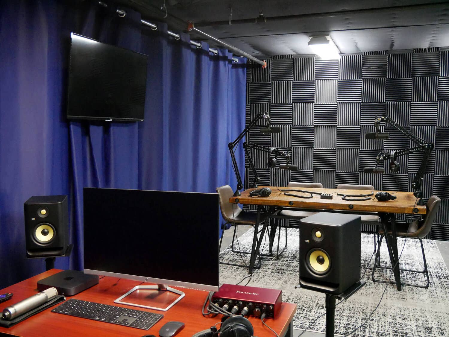 Los Angeles Podcast Studio Photo 2