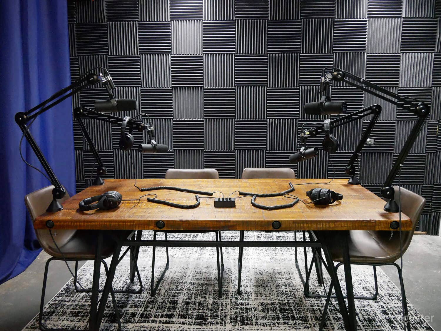 Los Angeles Podcast Studio Photo 1