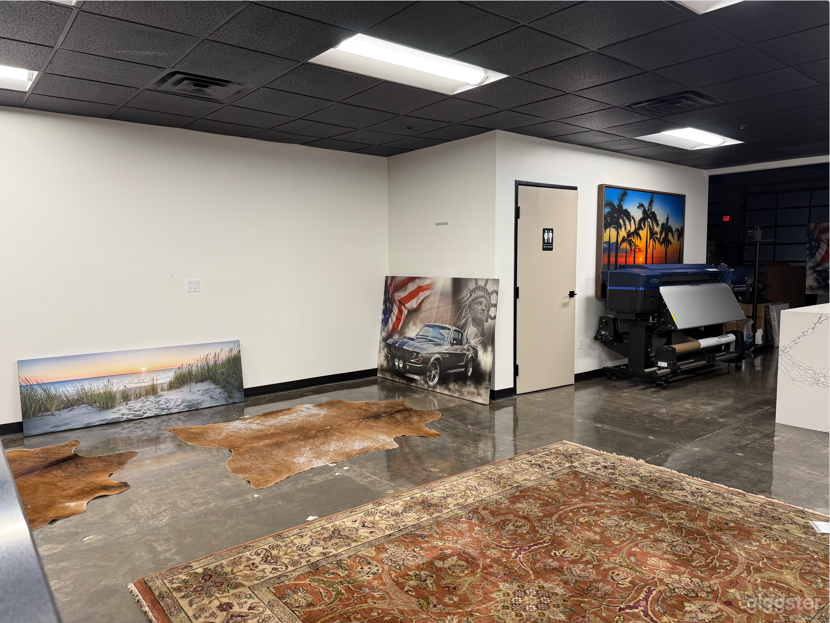 Includes printer setup and work tables – ideal for artists, designers, or light fabrication projects.