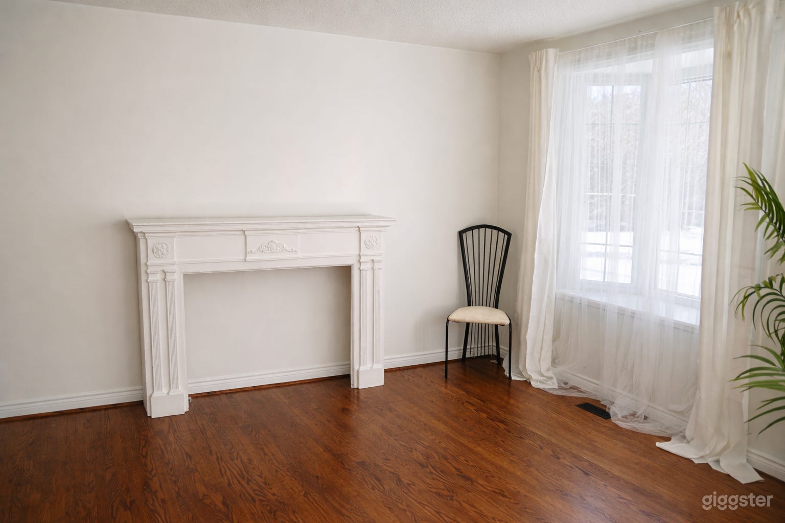 Light & Airy Editorial House w/ Pool Photo 3