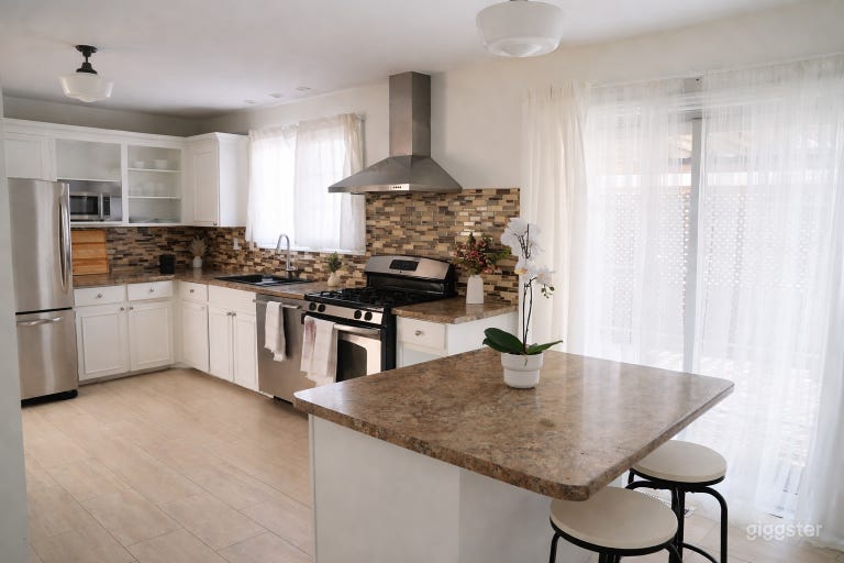  Light & Airy Editorial House w/ Pool 