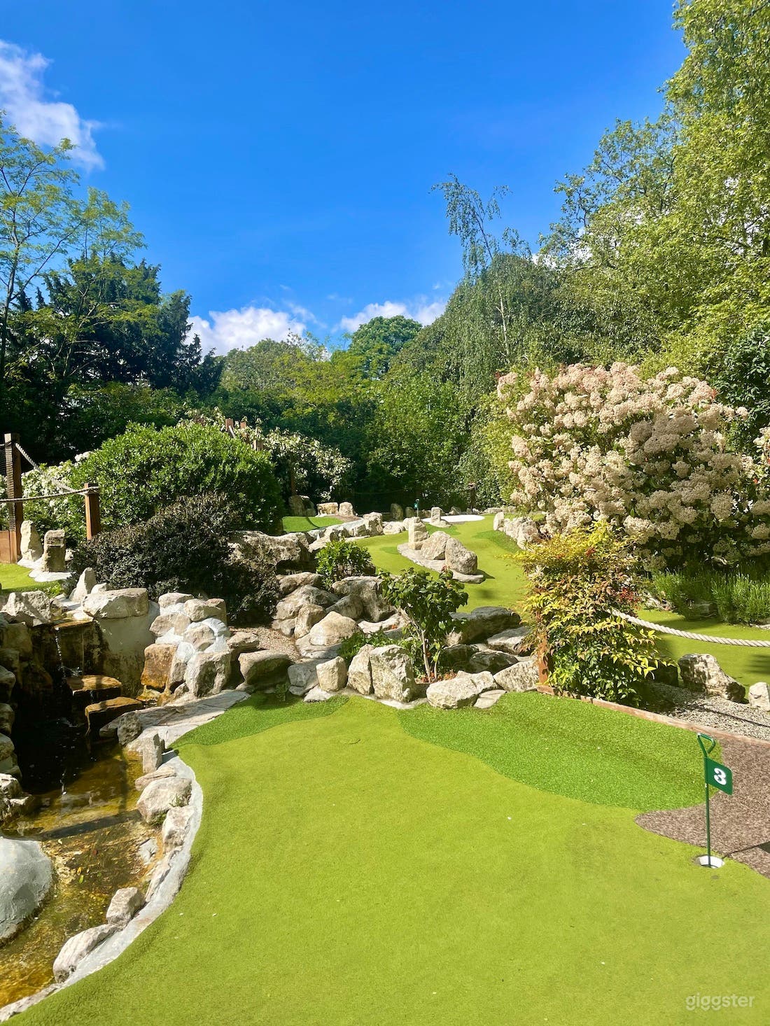 Picturesque Park with Mini Golf in London Photo 3