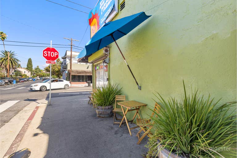  Neighborhood Corner Market 