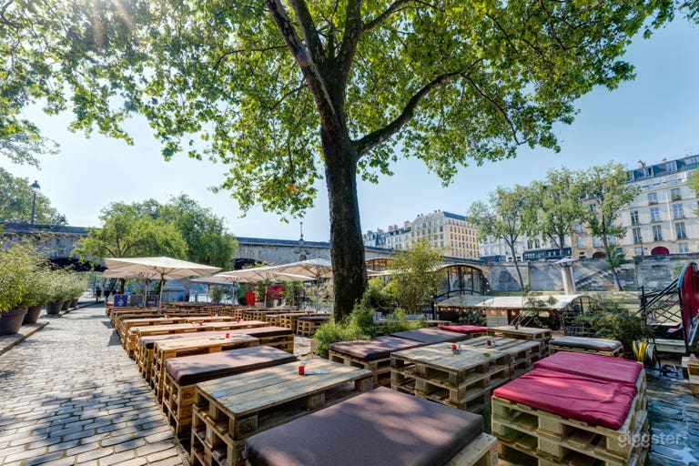  Péniche Parisienne lumineuse et vivante pour vos événements 