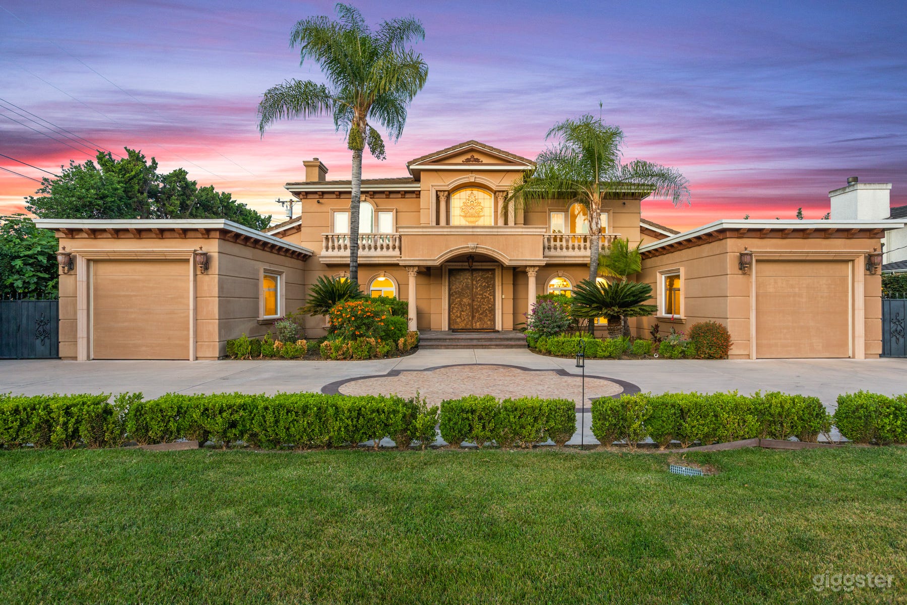 7,000 sqft MANSION ~ Vertical PERFECT! HUGE!! Photo 4