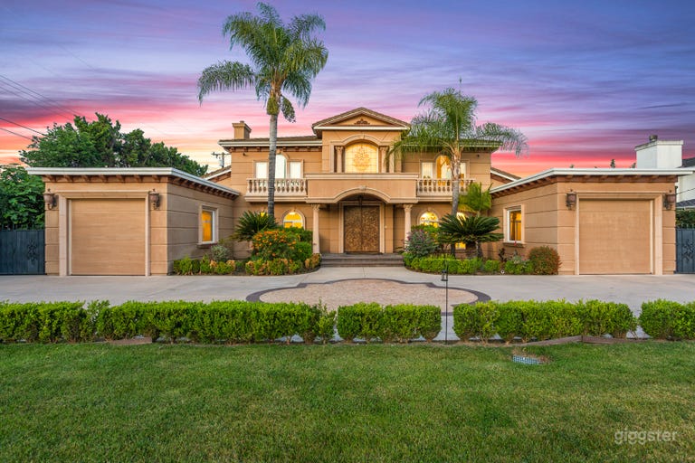  7,000 sqft MANSION ~ Vertical PERFECT! HUGE!! 