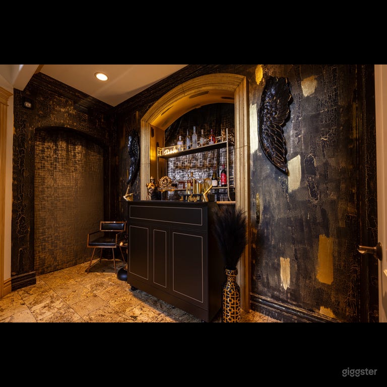  Bar/hotel lobby reception area/clothing boutique/bridal boutique shop 