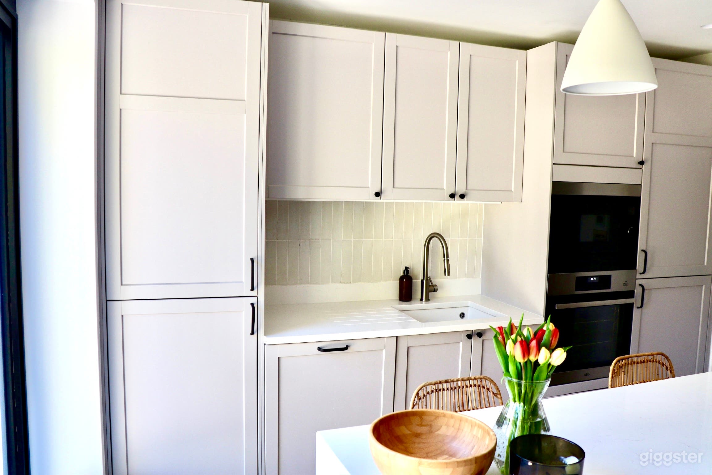 Charming Victorian Terrace House Photo 3