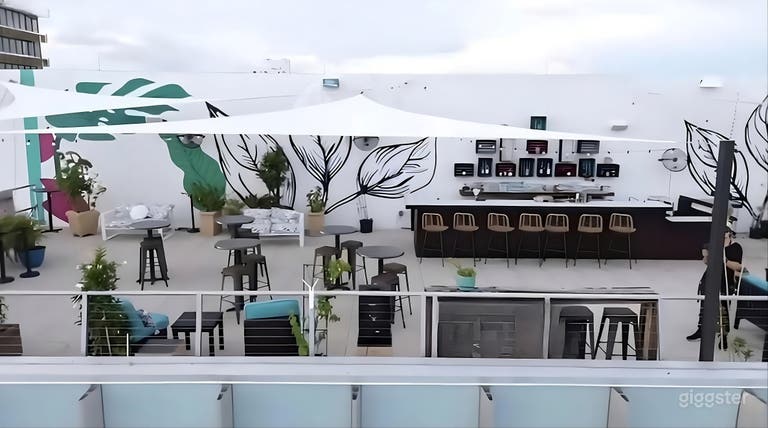  South Beach Rooftop Bar mit Skyline-Blick & Sonnenuntergangs-Atmosphäre 
