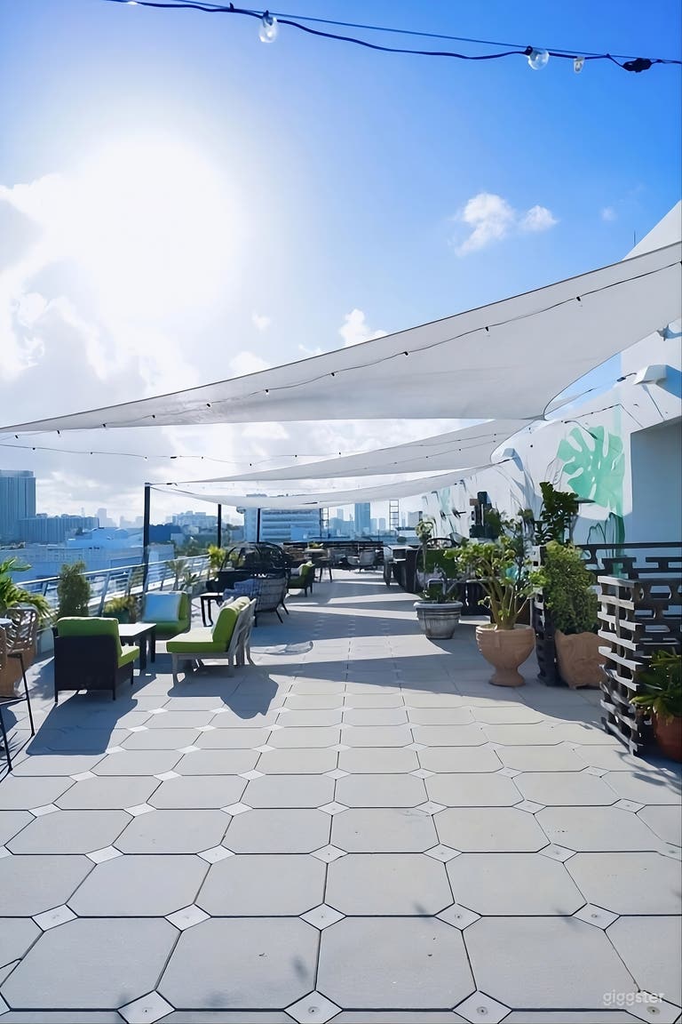  South Beach Rooftop Bar mit Skyline-Blick & Sonnenuntergangs-Atmosphäre 