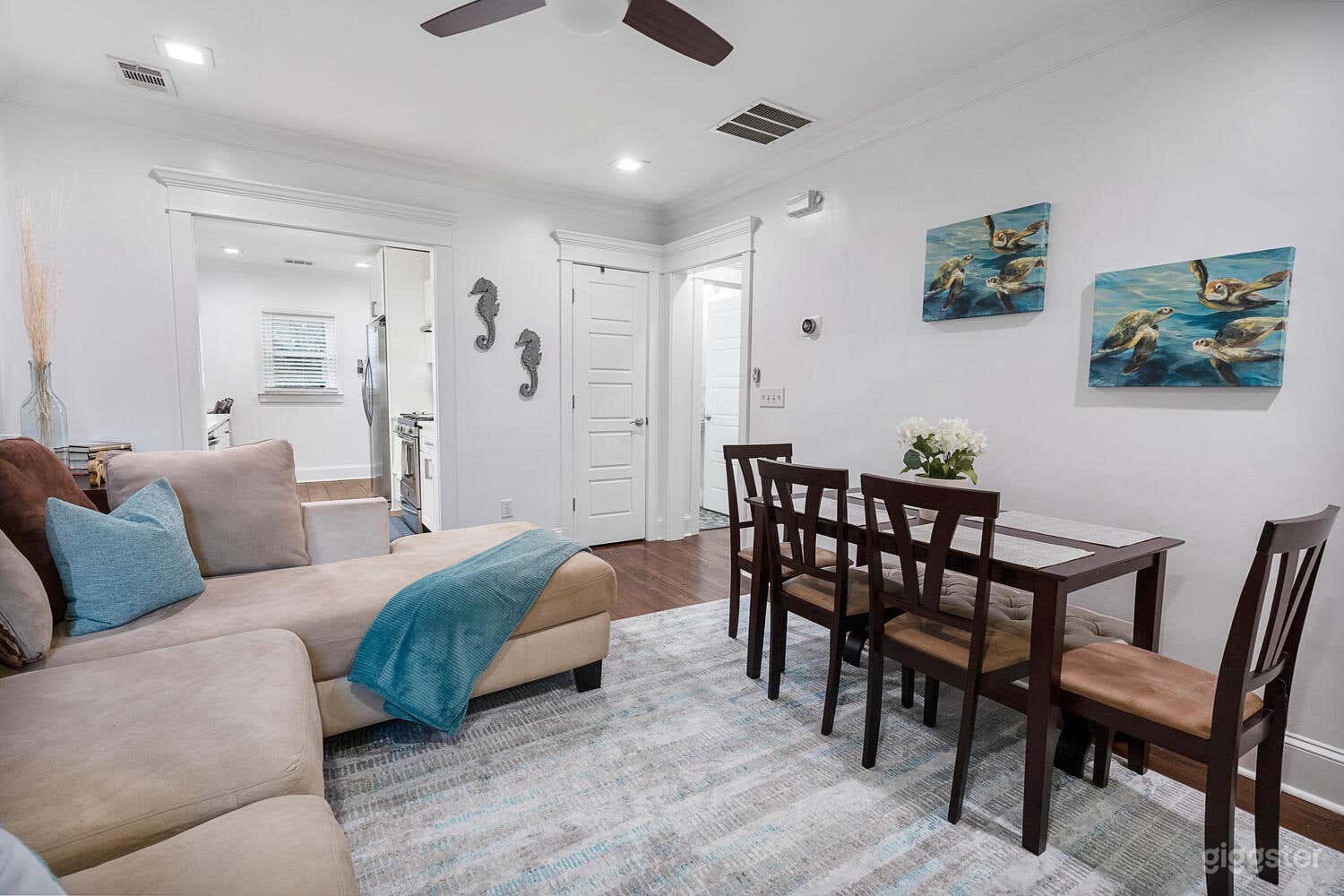 Beach themed home in Decatur/Atlanta with deck Photo 4