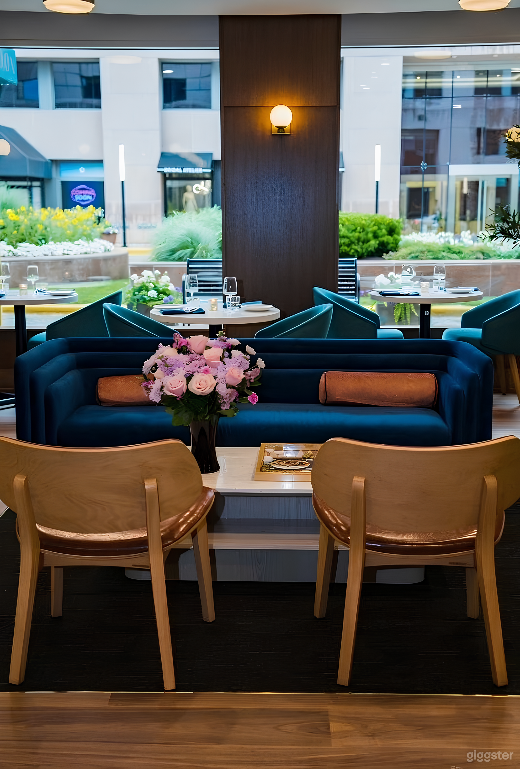 Restaurant's Bar Lounge Chic Space for Event & Small Gather Photo 4