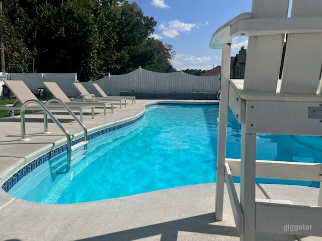  Vibrant & Relaxing Heated Outdoor Pool 