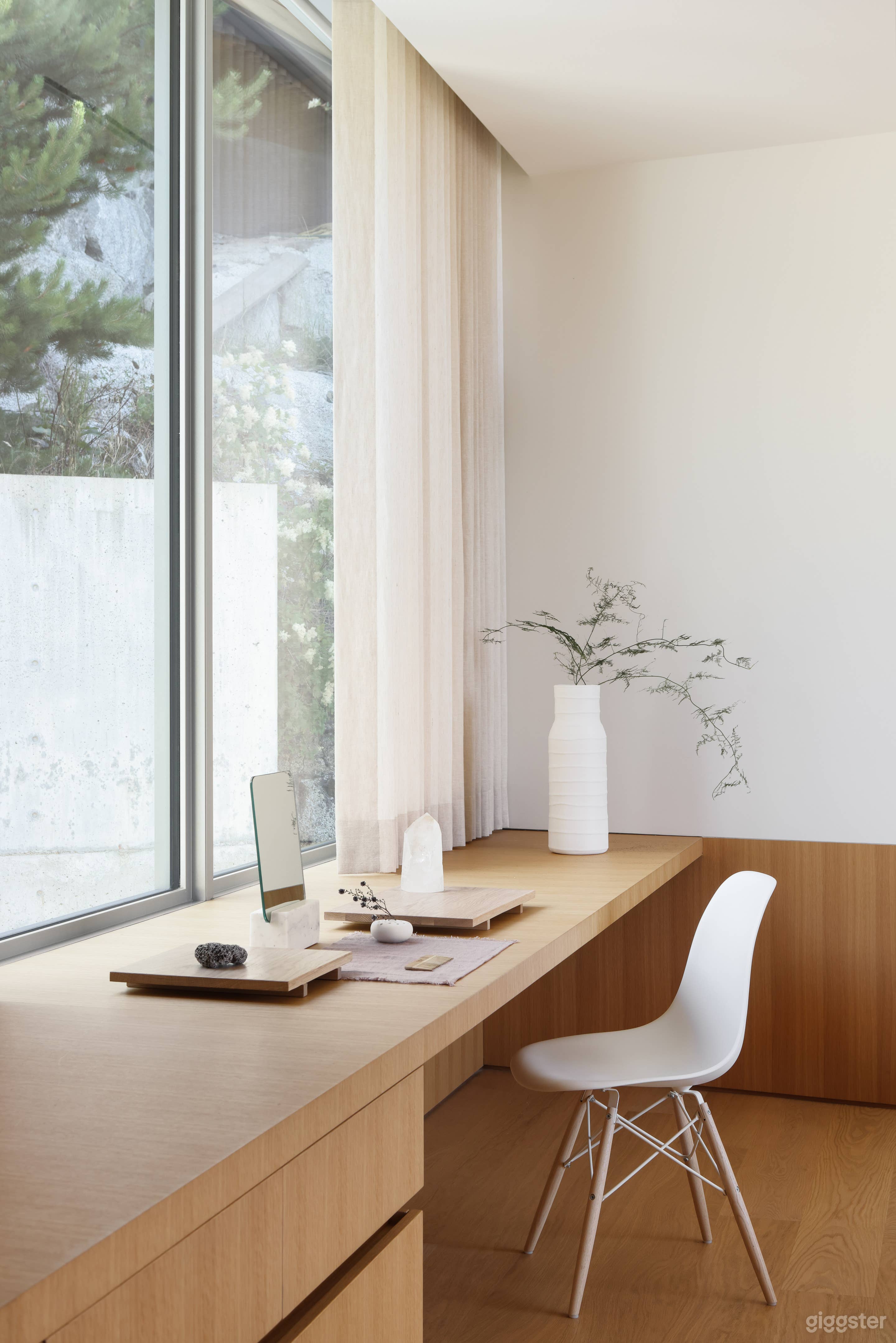 Spectacular architectural home immersed in nature  Photo 2