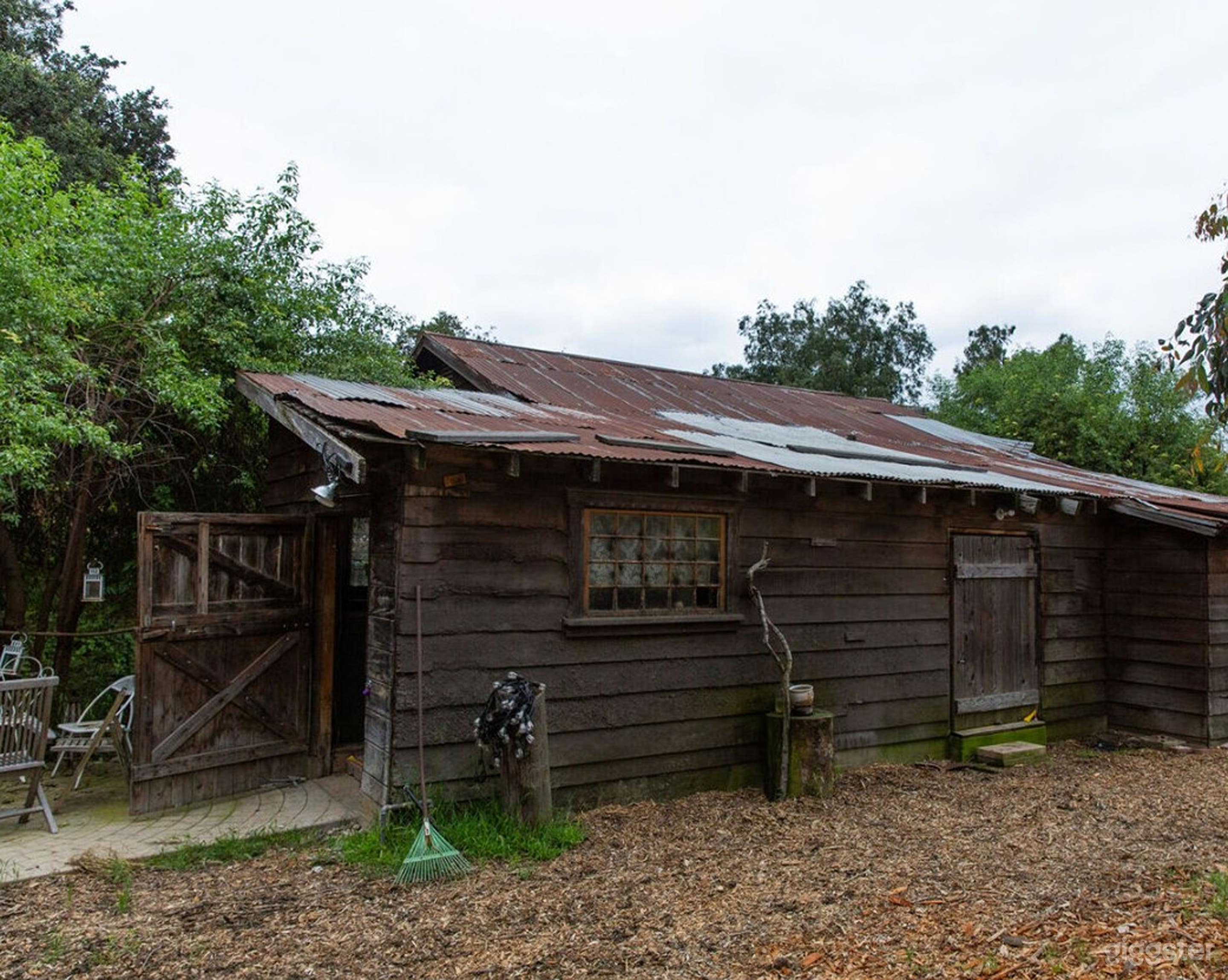 Rugged Charm Outdoor Photo 1