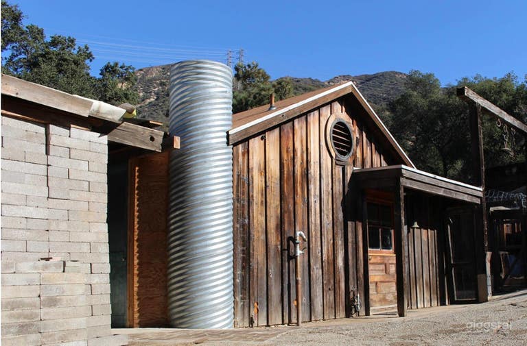  Rugged Charm Outdoor 