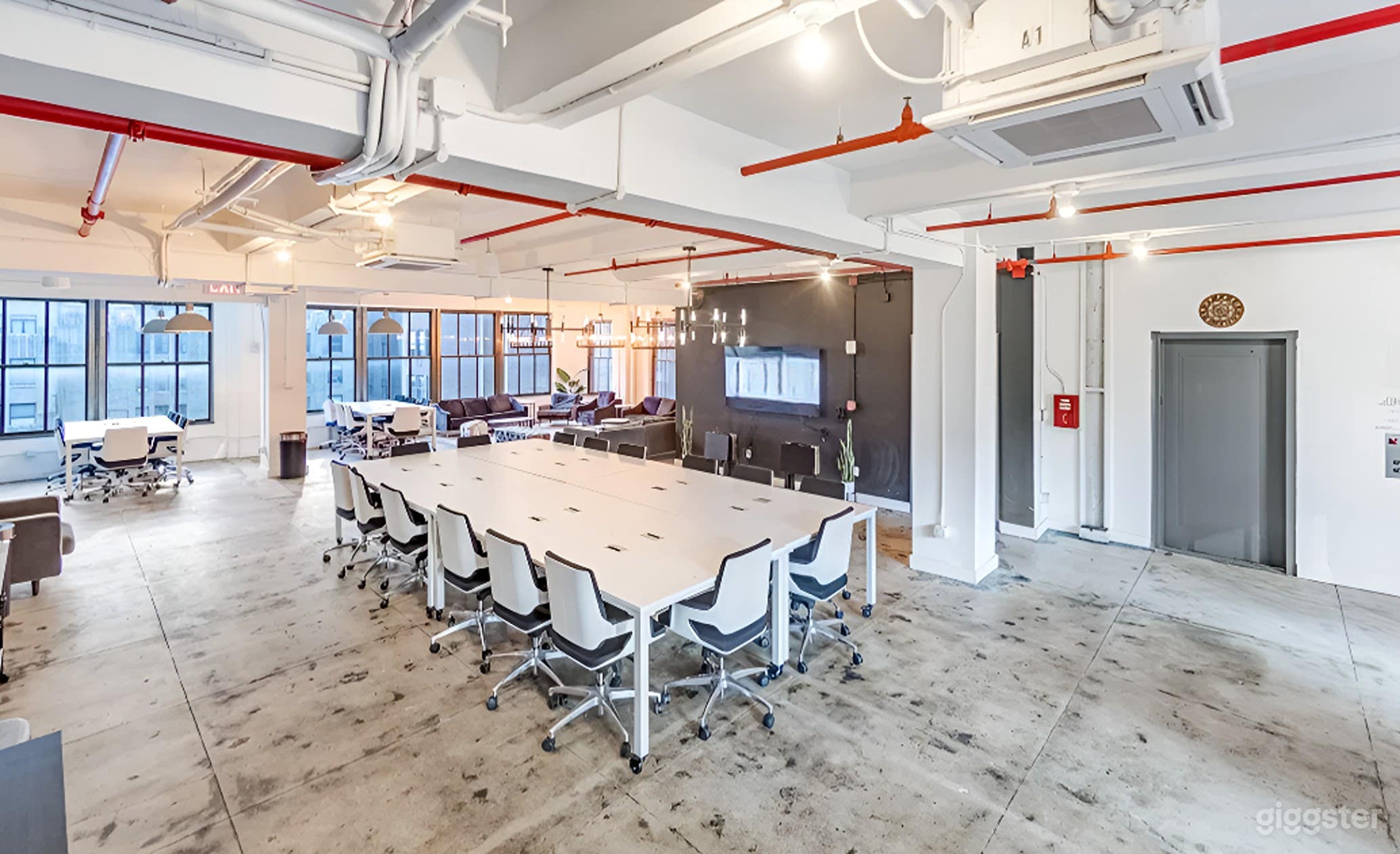 Private Full Floor Unique Meeting Space Photo 3