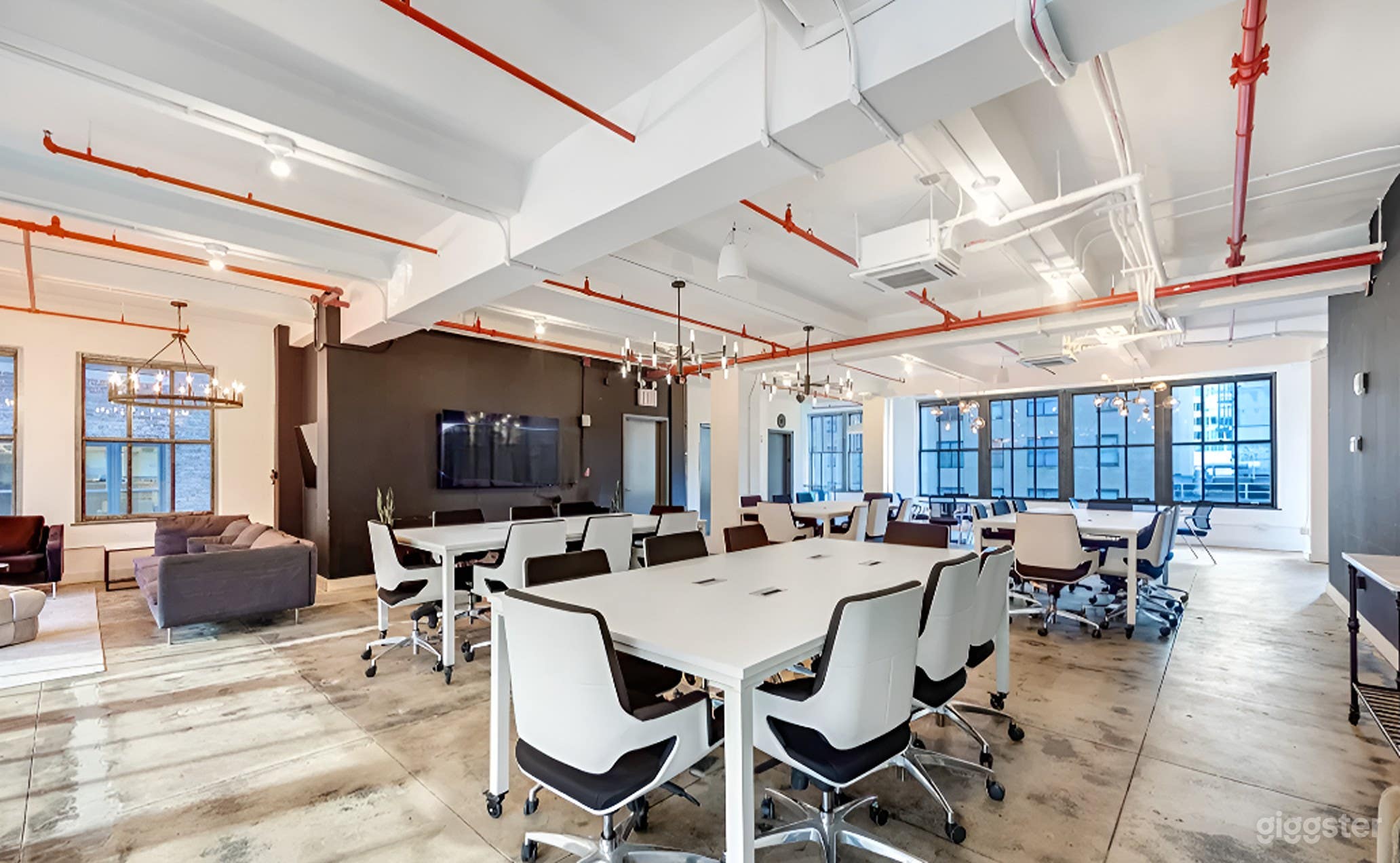 Private Full Floor Unique Meeting Space Photo 4