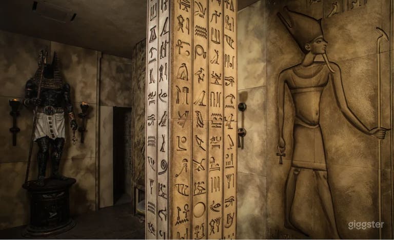  Egyptian Themed Room 