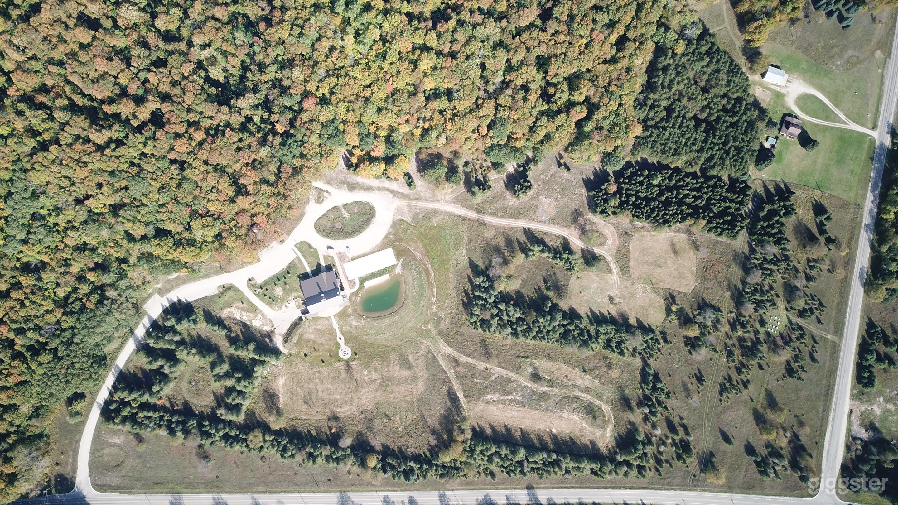 80 Acre Contemporary Resort, Forest &amp; Meadow Photo 3