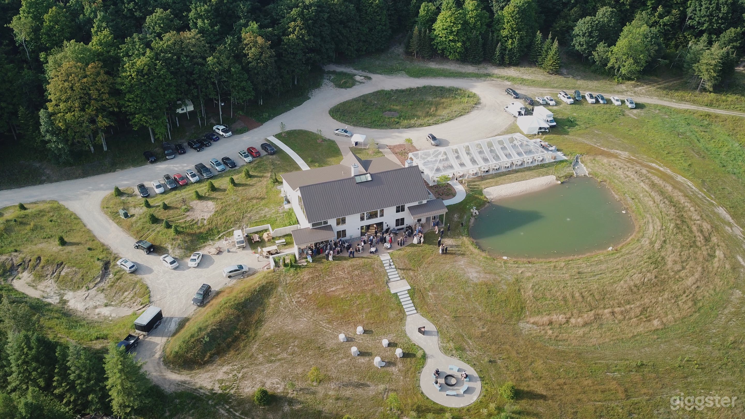 80 Acre Contemporary Resort, Forest &amp; Meadow Photo 2