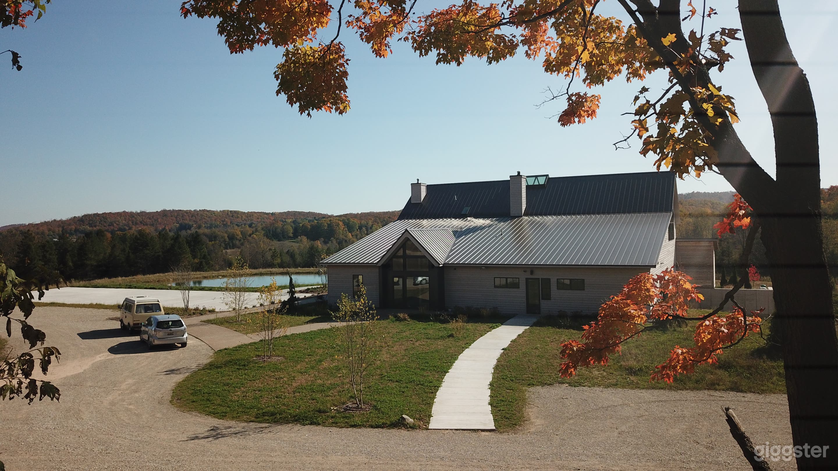 80 Acre Contemporary Resort, Forest &amp; Meadow Photo 4